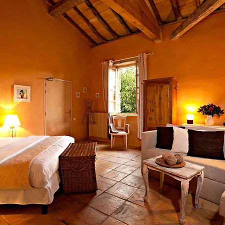 מלון Cap De Castel 3*